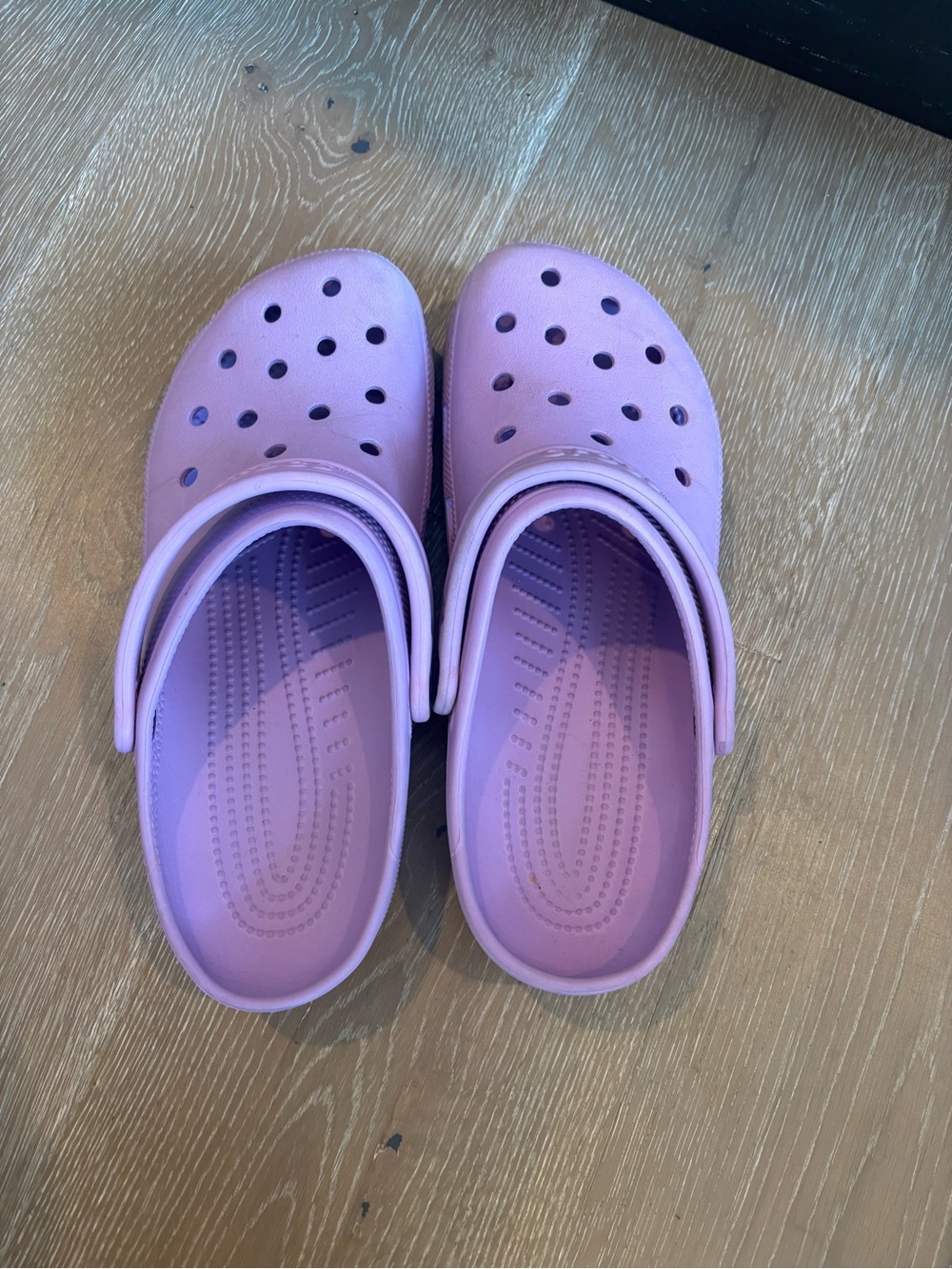 CROCS Classic Clog in Light Purple - Men's Water Shoes - Picture 2 of 4